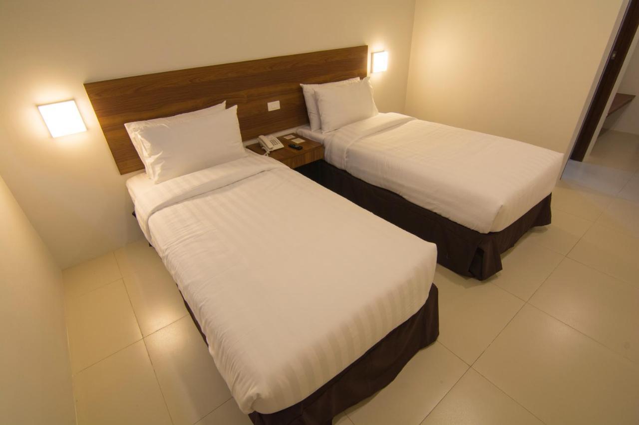 Mango Suites Cauayan Eksteriør billede
