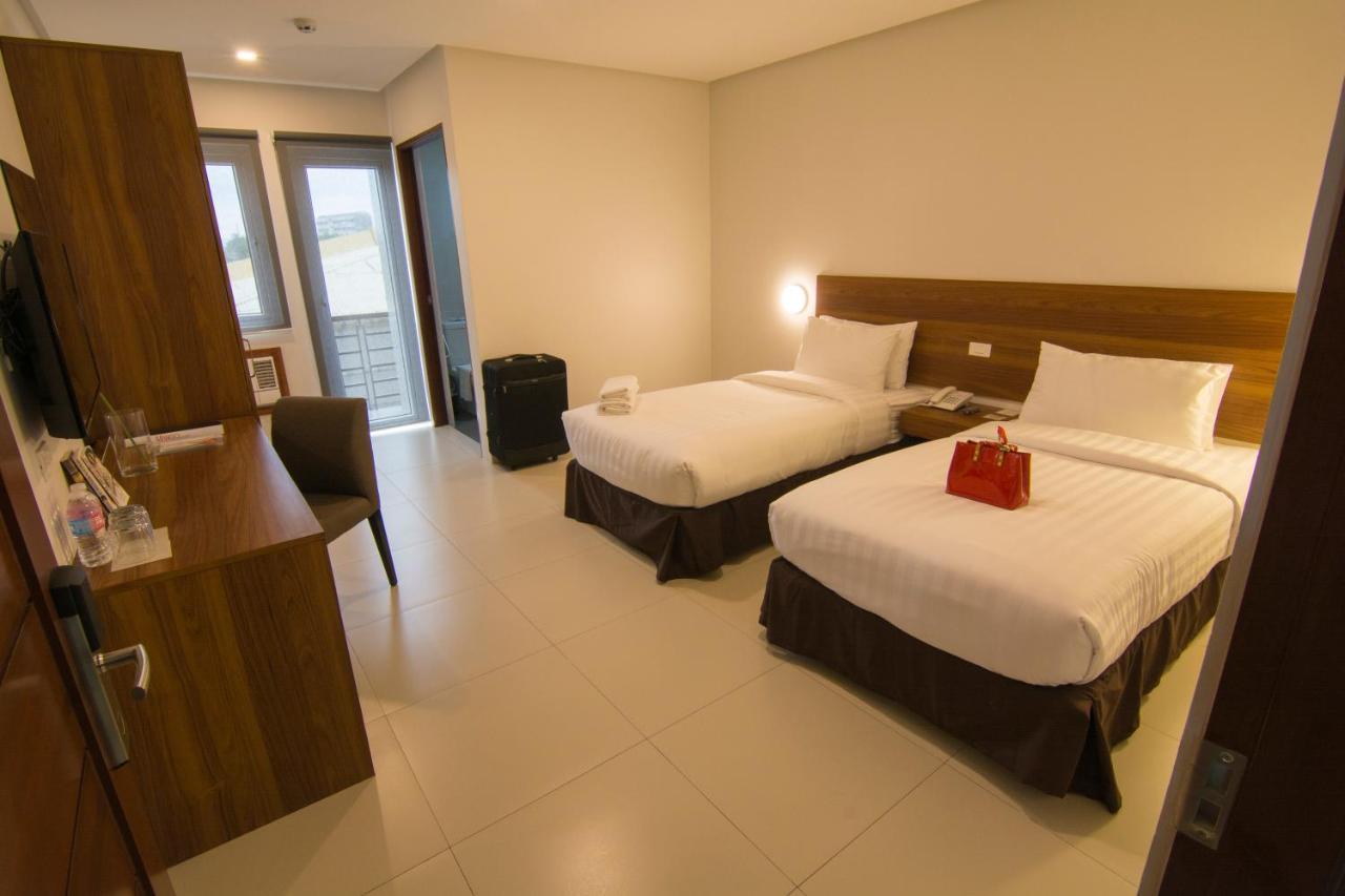 Mango Suites Cauayan Eksteriør billede