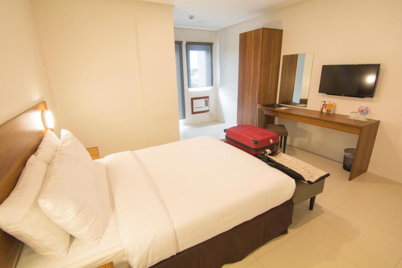 Mango Suites Cauayan Eksteriør billede