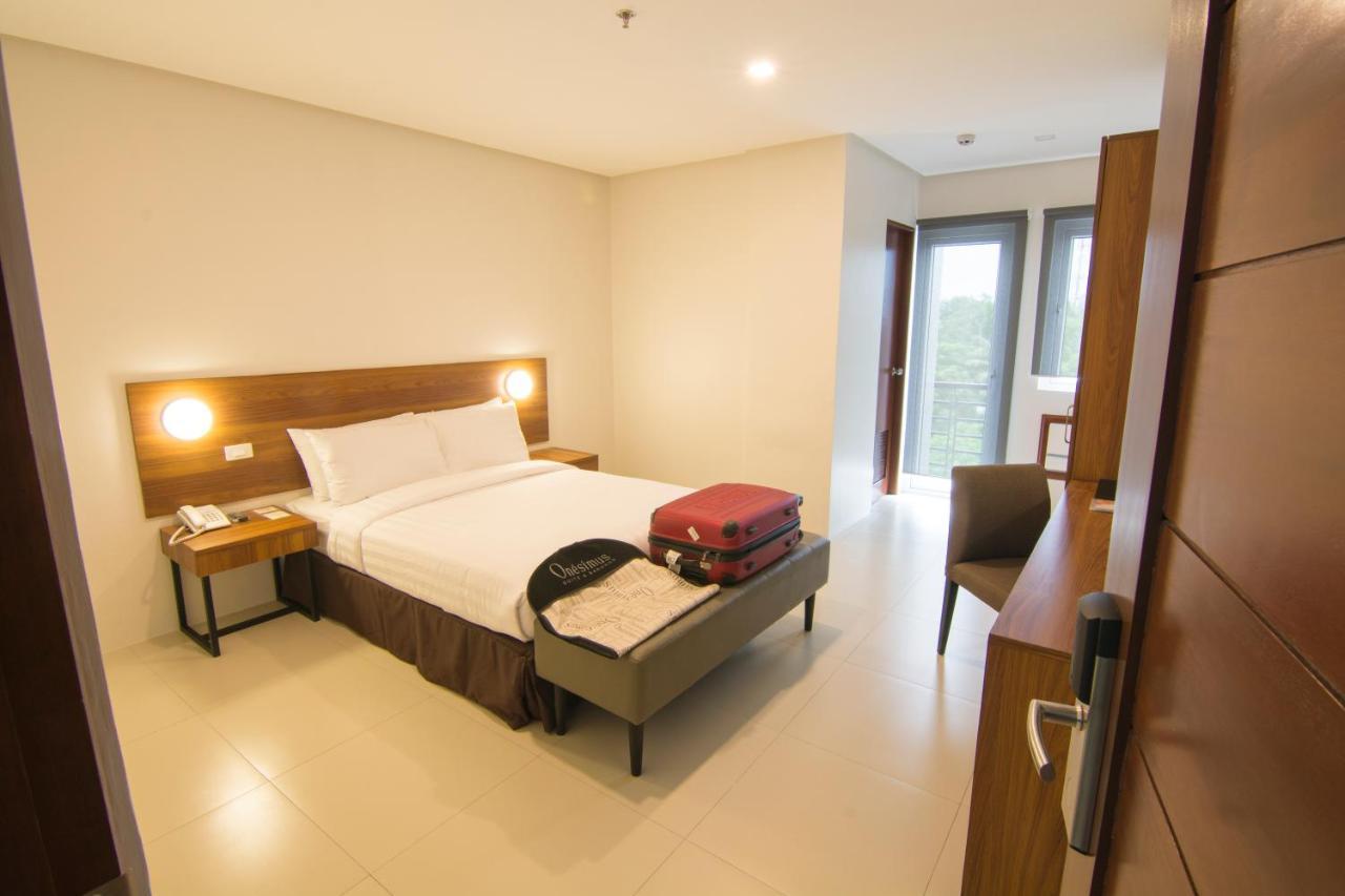 Mango Suites Cauayan Eksteriør billede