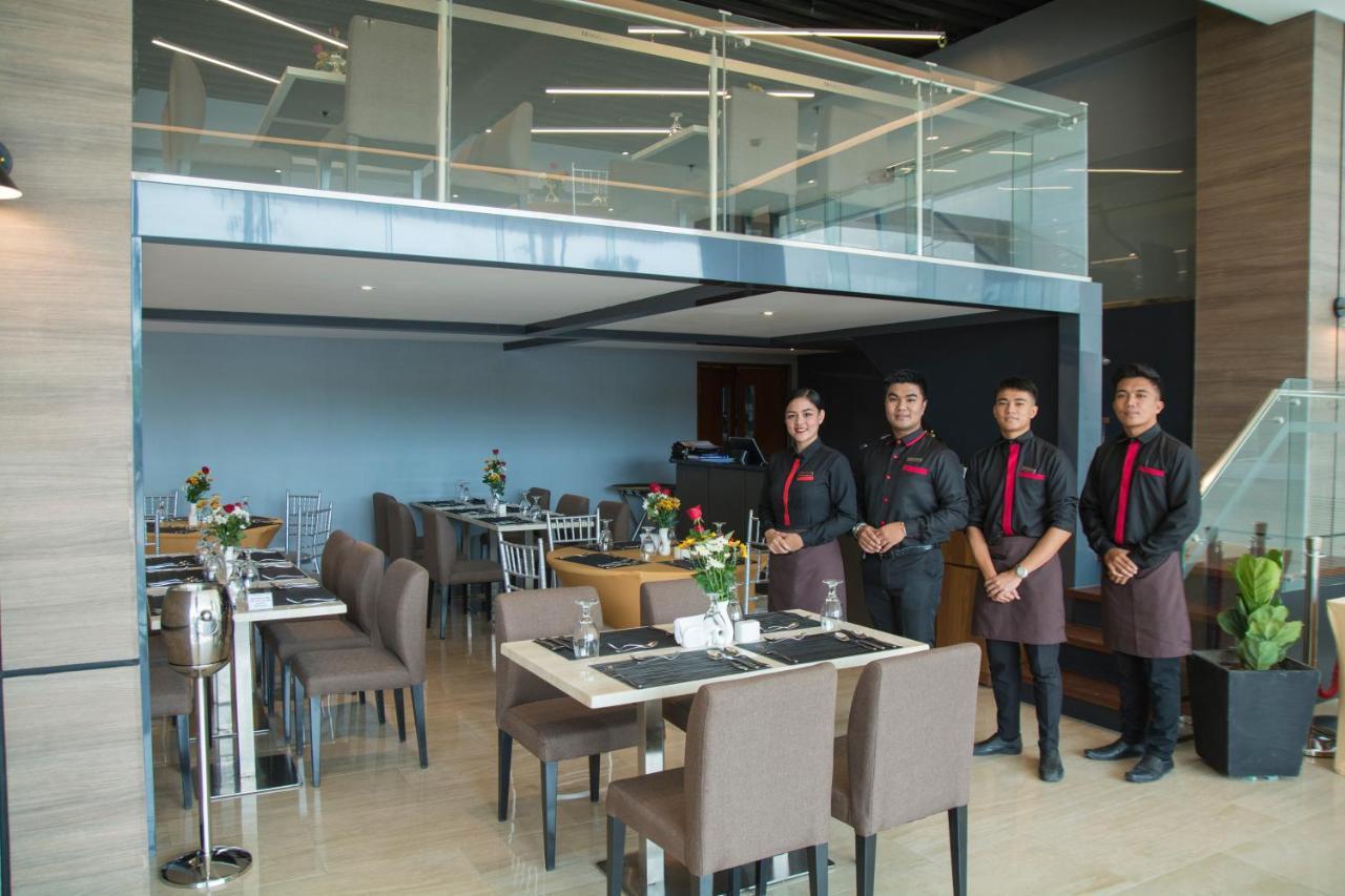 Mango Suites Cauayan Eksteriør billede