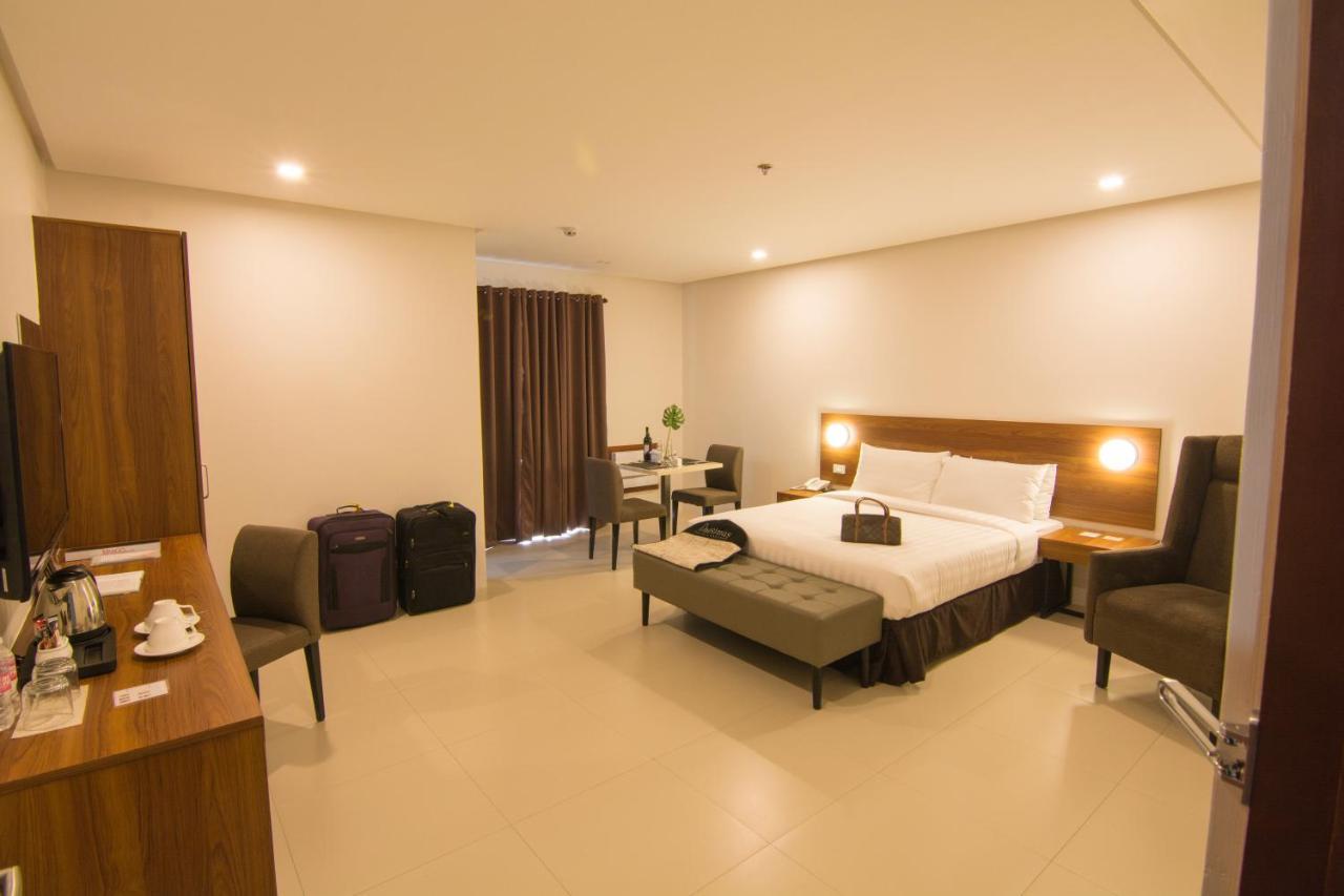 Mango Suites Cauayan Eksteriør billede