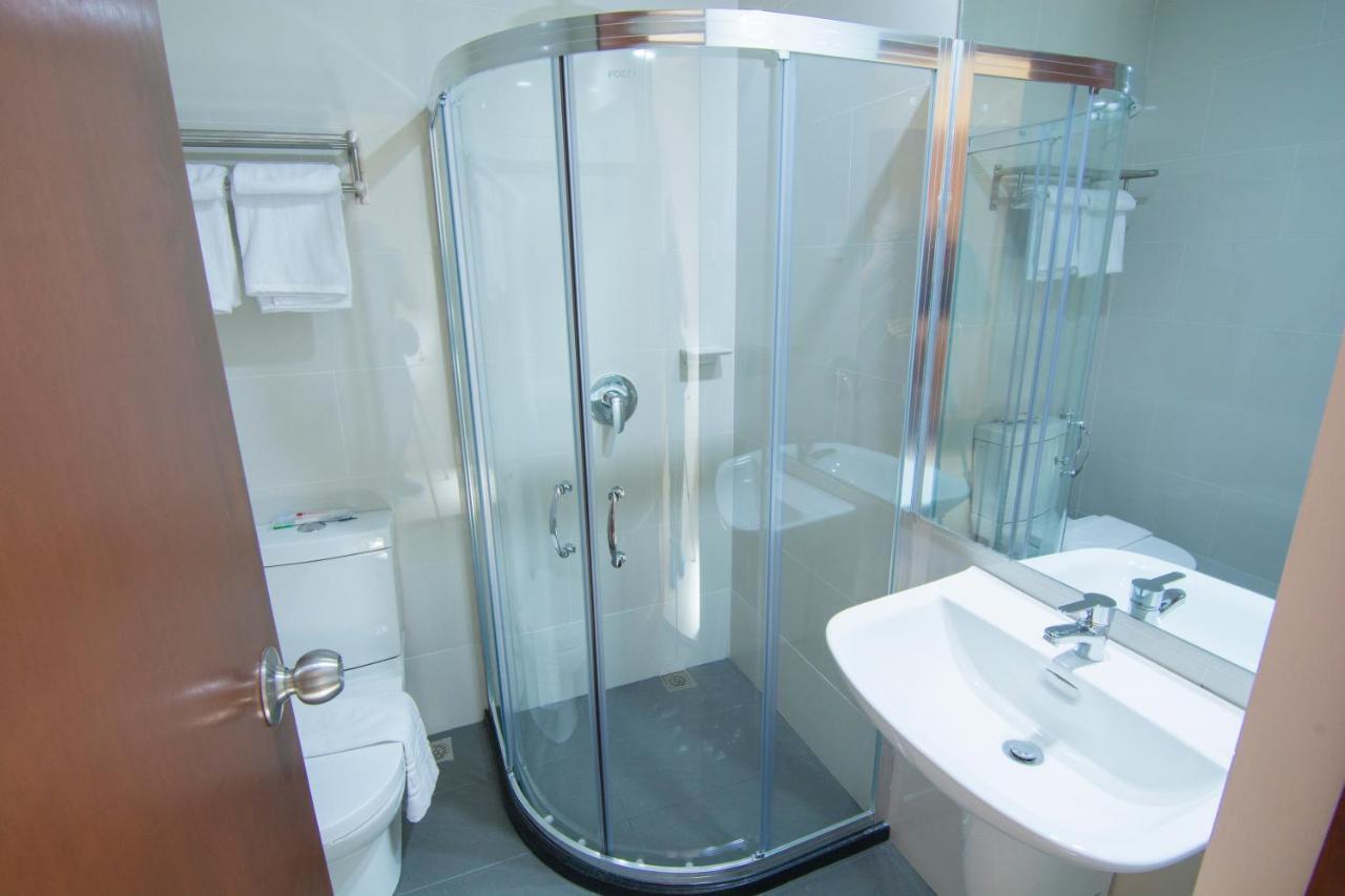 Mango Suites Cauayan Eksteriør billede