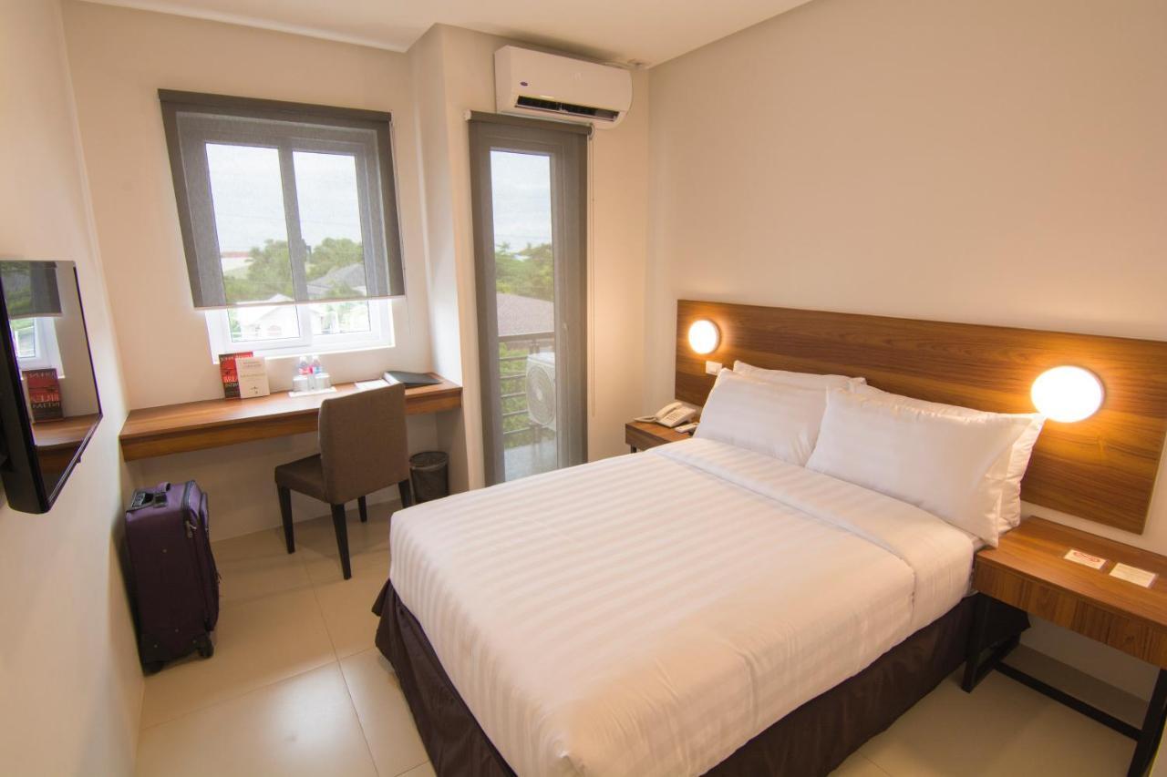 Mango Suites Cauayan Eksteriør billede
